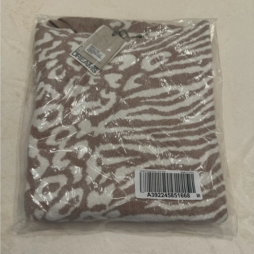 Barefoot Dreams Animal Print White and‎ Pink Poncho | One Size - Picture 5 of 6